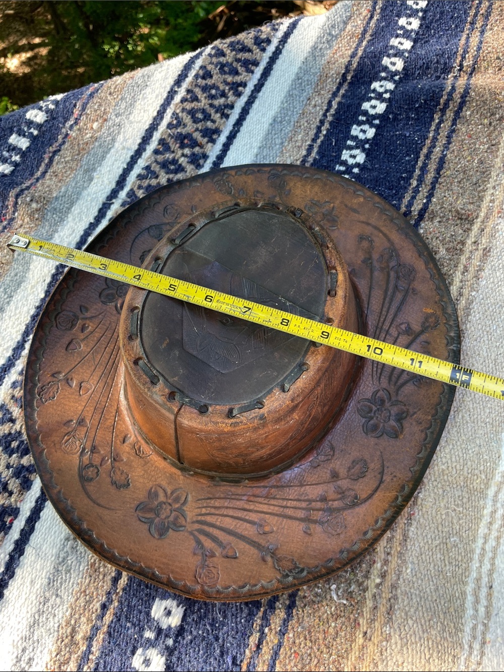 VINTAGE HAND TOOLED EMBOSSED AND STITCHED LEATHER COWBOY HAT - Picture 12 of 15